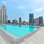 Penthouse Infinity Heated Pool And Jacuzzi
